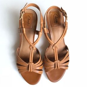 clarks fiddle scroll sandal
